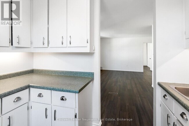 Photo - 56 Yarmouth St Unit A