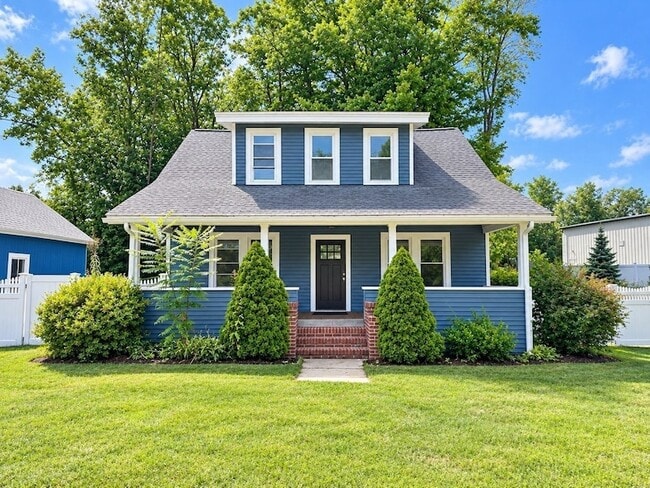24 Pratts Junction Rd