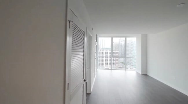 Building Photo - 825 N Hudson Ave Unit 1090