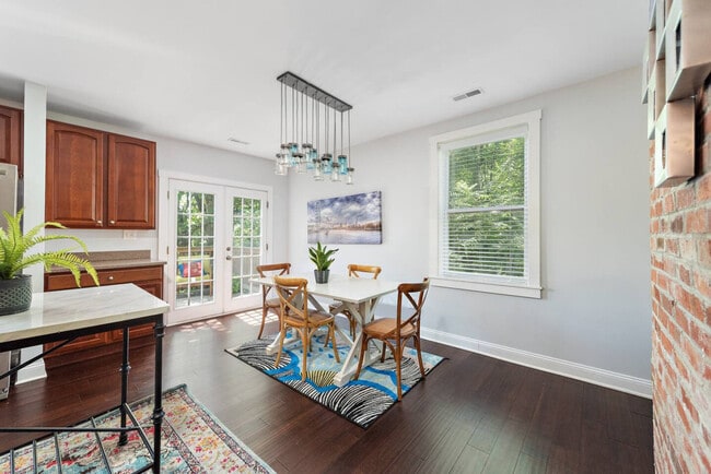 Photo - 107 E Clifton Ave Unidad ID1234534P