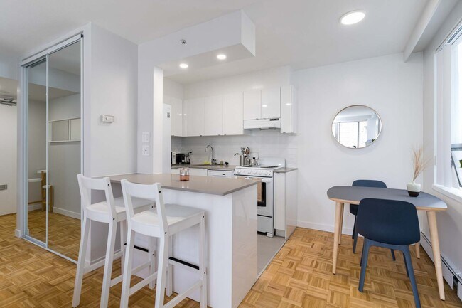 Photo - Somerset Unit 01003