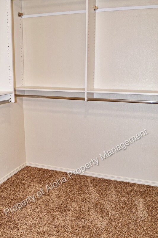 Photo - 1071 W Pine Ave