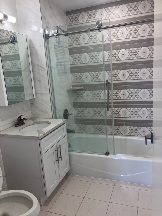 Photo - 3563 95th St