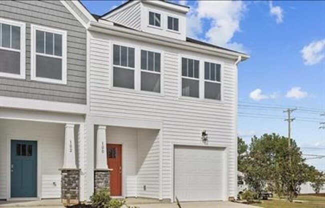 Photo - Beautiful 3/2.5 Townhome Move in Ready!