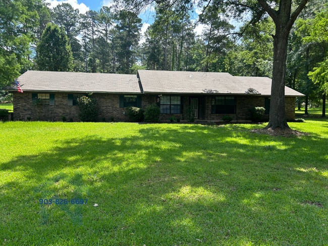 Building Photo - 104 Pinewood Ct