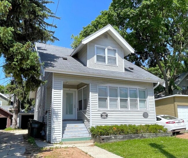 Building Photo - 14 N Breese Terrace Unit 1 Rental