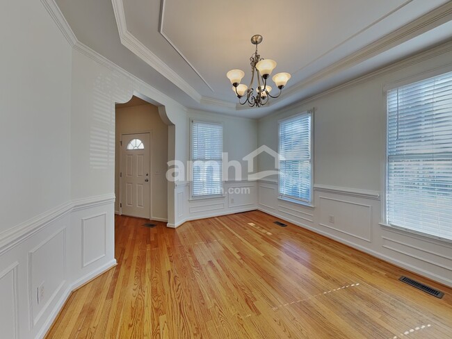 Photo - 905 Alba Rose Ln