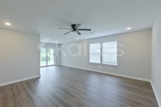 Photo - 52 Cottage Grove Dr