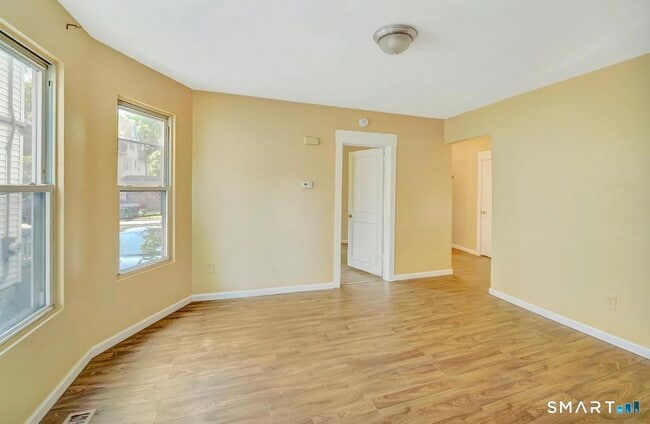 Photo - 45 Bassett St