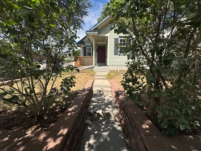 Photo - 1701 Grove St