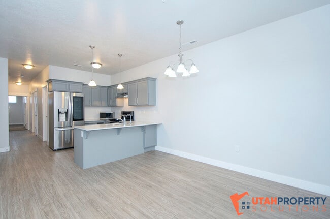 Photo - 34 W Silver Springs Dr