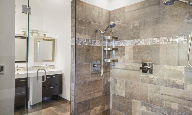 Photo - Old North End - Monroe