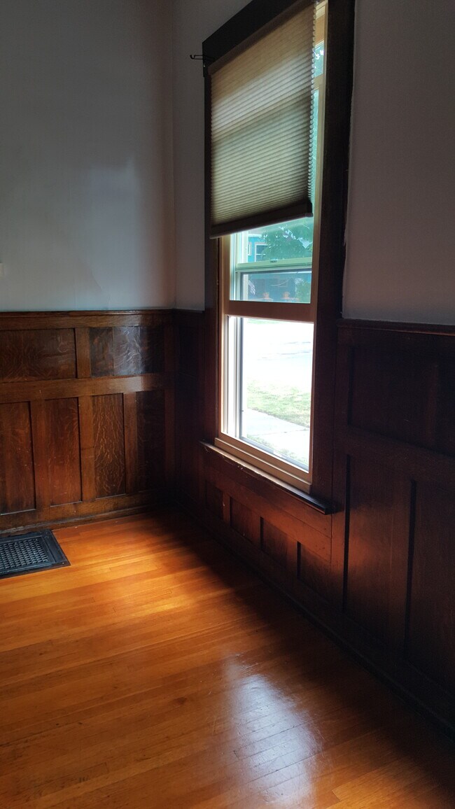 Dining Room - 426 E Maumee St