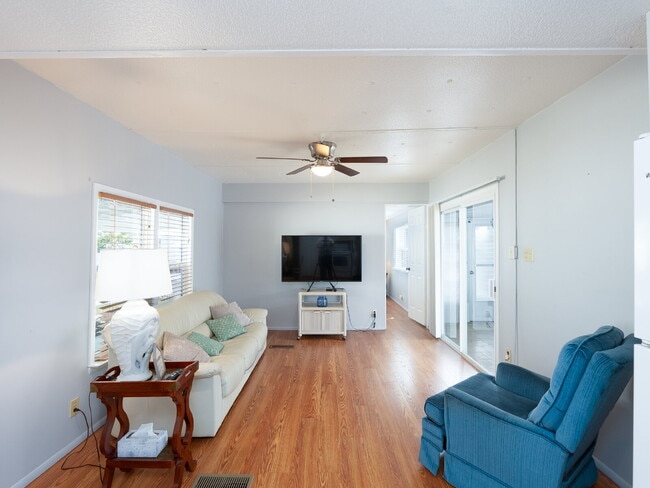 Photo - "Charming 2-Bed Furnished Annual Retreat in Venice, FL – Your Cozy Home Awaits!"