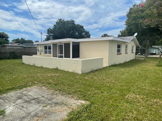 Photo - 9931 56th St N