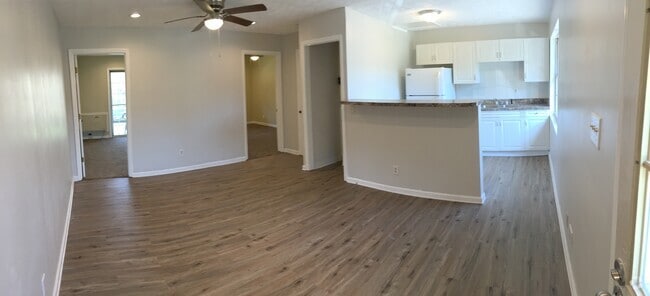 Building Photo - 5300 May Cir Unit B Rental