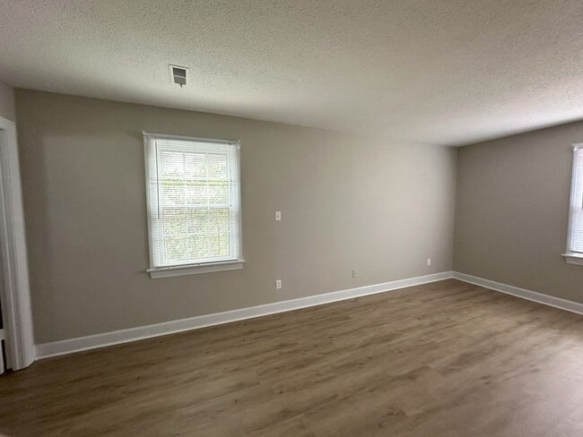 Photo - 1497 Foxhall Dr