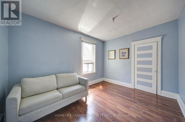Photo - 19 Armstrong Ave