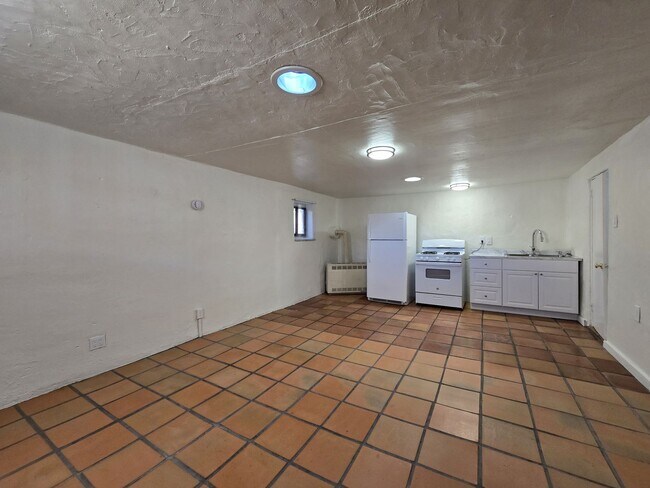 Photo - 313 Tesuque Dr Unit B