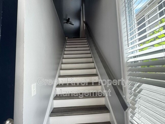 Photo - 2803 College St