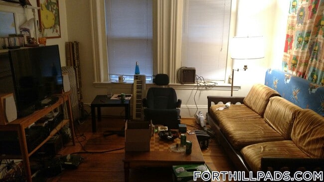 Building Photo - 4.5 Centre St