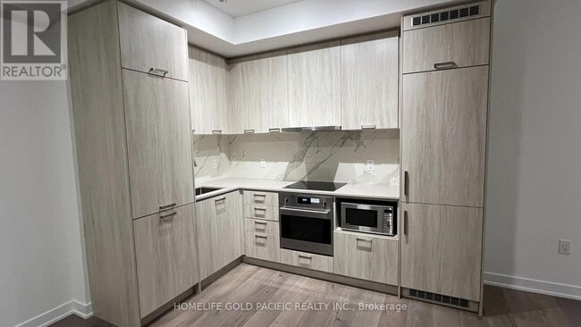 Photo - 38 Honeycrisp Cres Unit 705