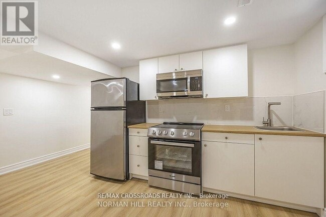 Photo - 3 Christina Crescent