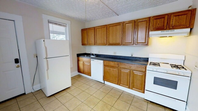 Photo - 79 E 7th Ave