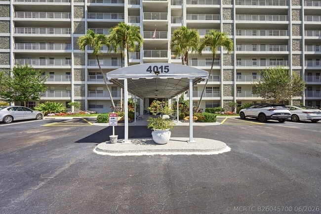 Photo - 4015 W Palm Aire Dr Unit 1001
