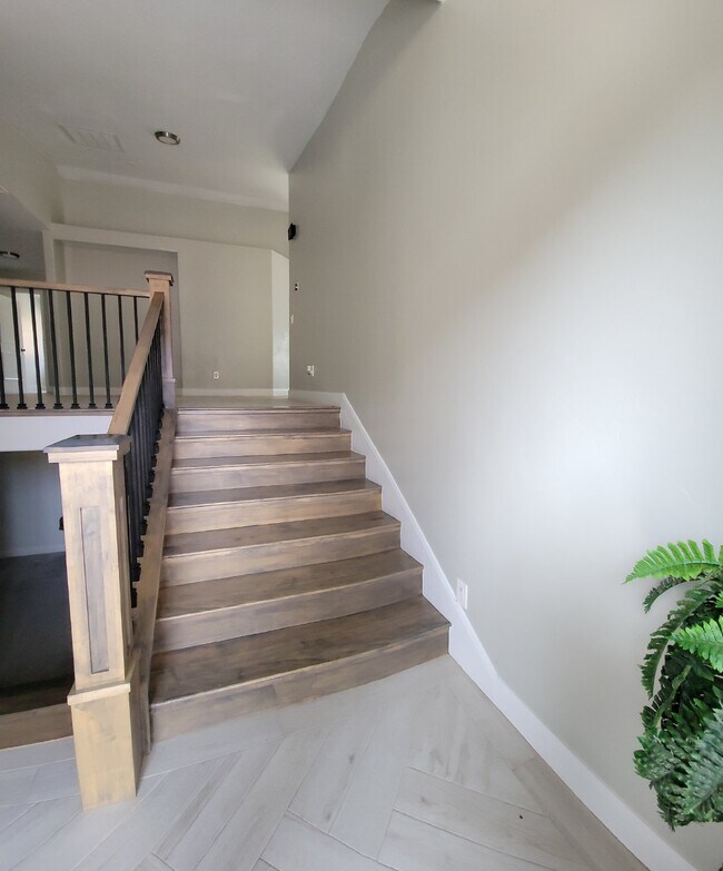 Spacious CUSTOM 4-Bedroom Home with 3 Bathrooms and an office in Hildale, UT - A Must-See Rental ...