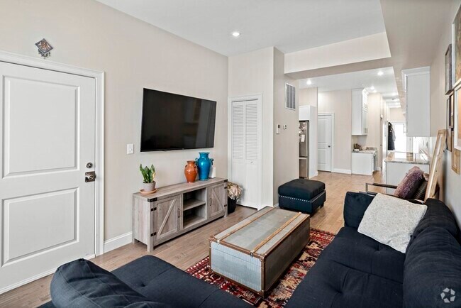 Building Photo - 91 Chelsea St Unit 1 Rental