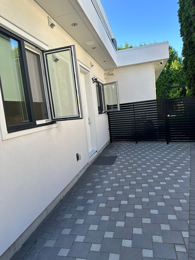 Photo - 5406 Cathay Rd