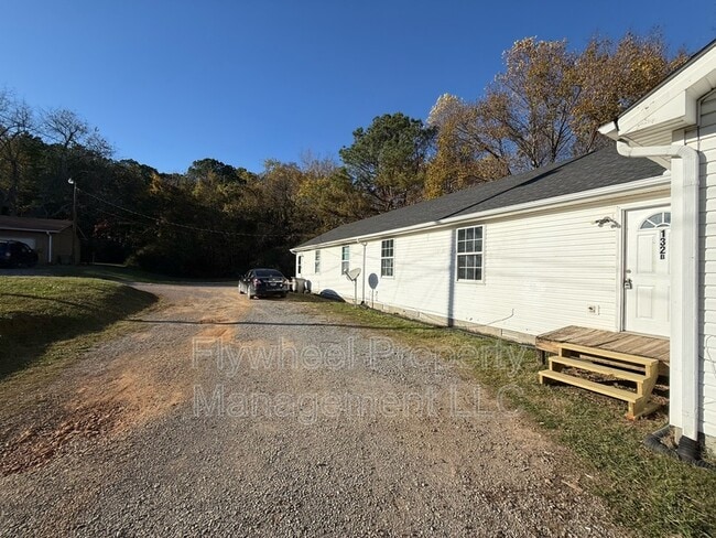 Building Photo - 132b North Poole Street