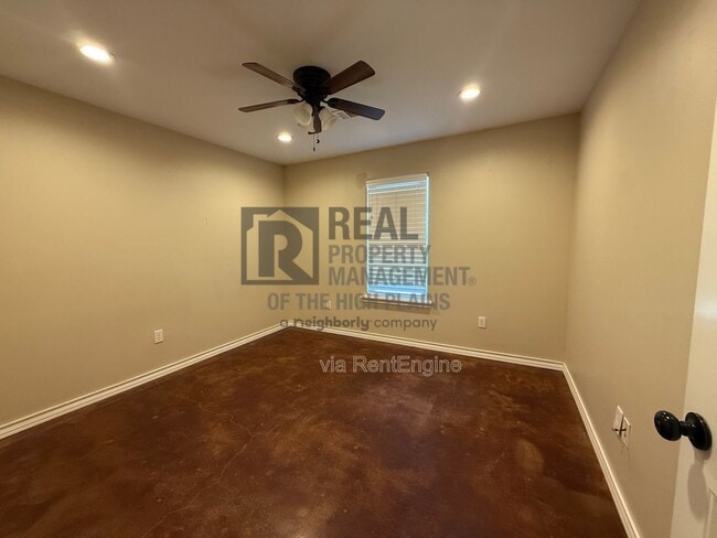 Photo - 13055 Raymond Rd