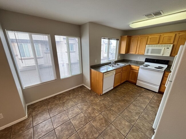 Photo - Beautifully designed 2Bed/2Bath/2Car Townhome located in Summerlin