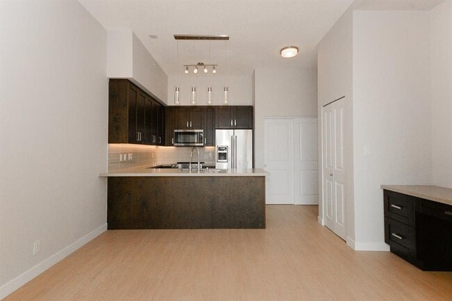 Photo - 11967-11980 80 Ave Unité 501