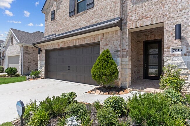 Photo - 7019 Winterberry Gln Ln