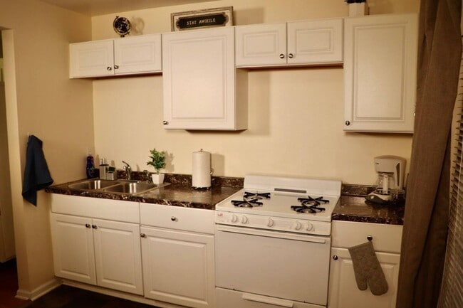 Photo - 1600-1602-1602 N Jackson St Unit 1602