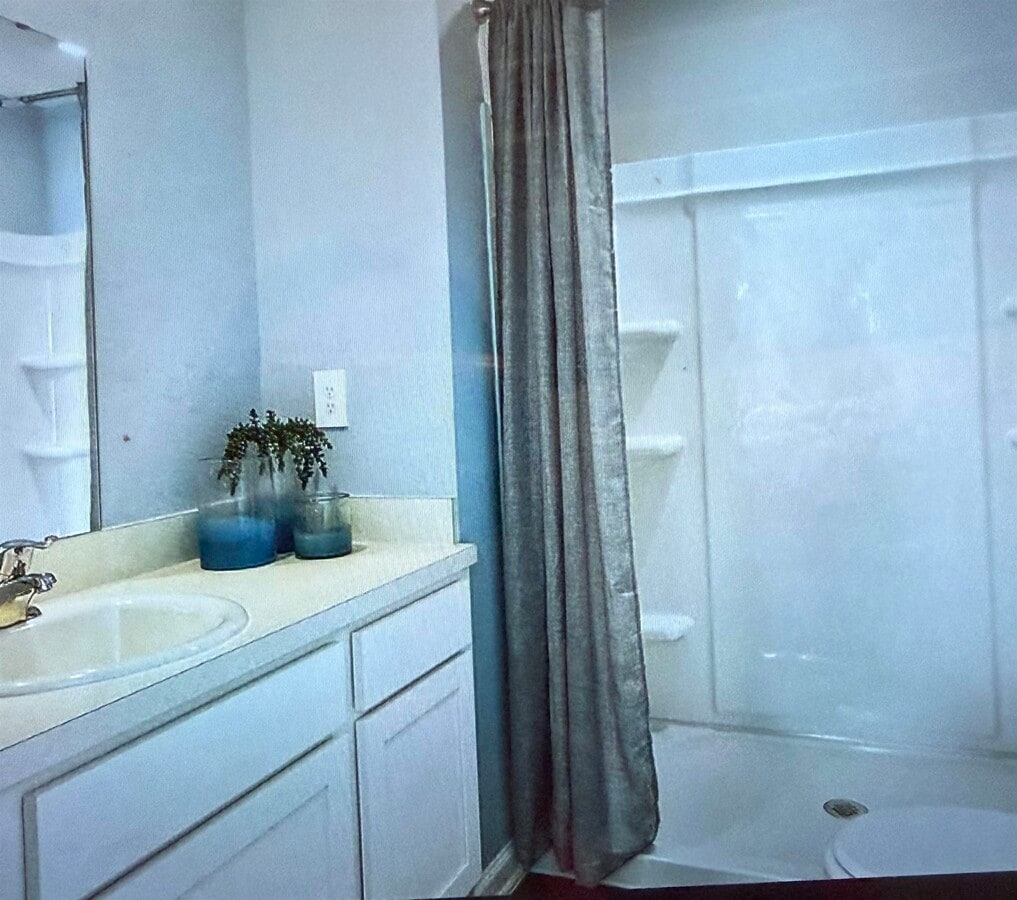 Photo - 141 Sage Br St
