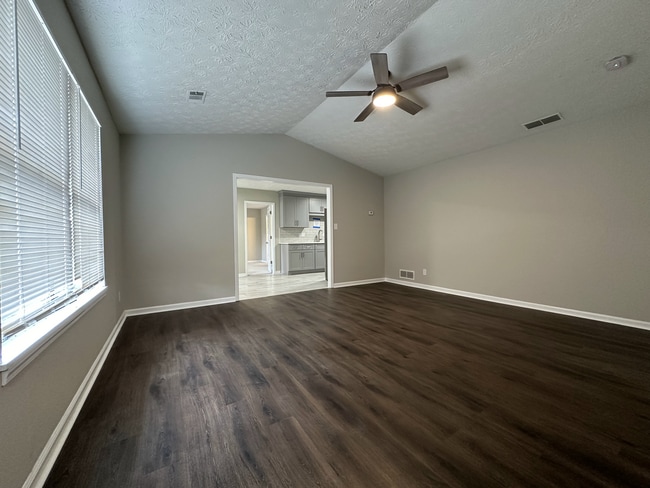 Photo - 572-574 Wedgewood Dr. Unit 572