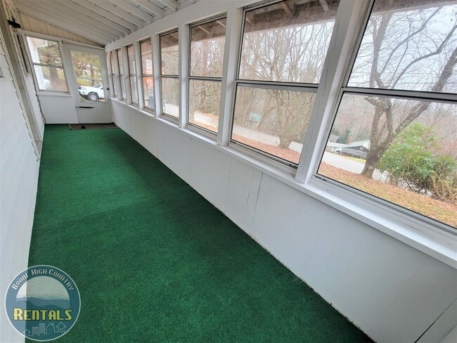 Photo - 2 Bedroom Right in Town!