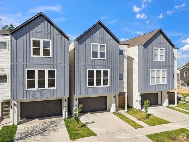 Building Photo - 4629 Balkin St Rental