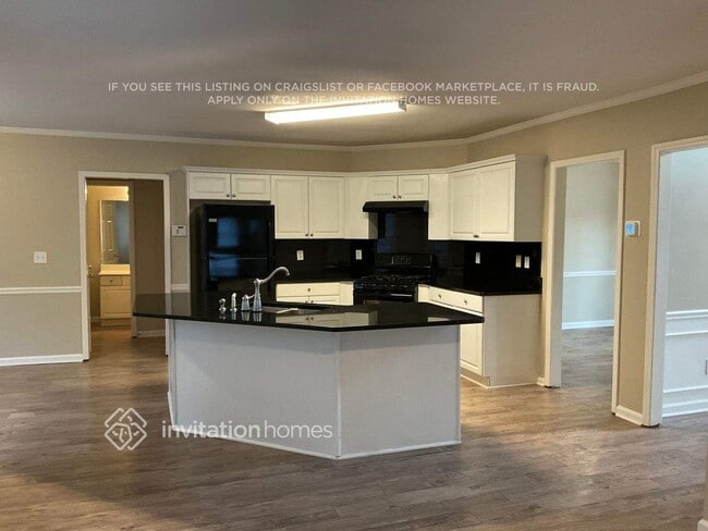 Photo - 655 River Overlook Dr NW