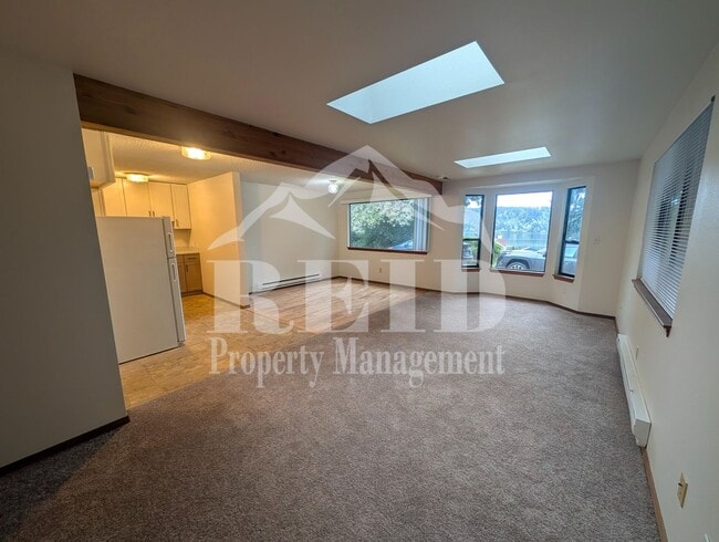 Building Photo - Illahee6056 Unit A