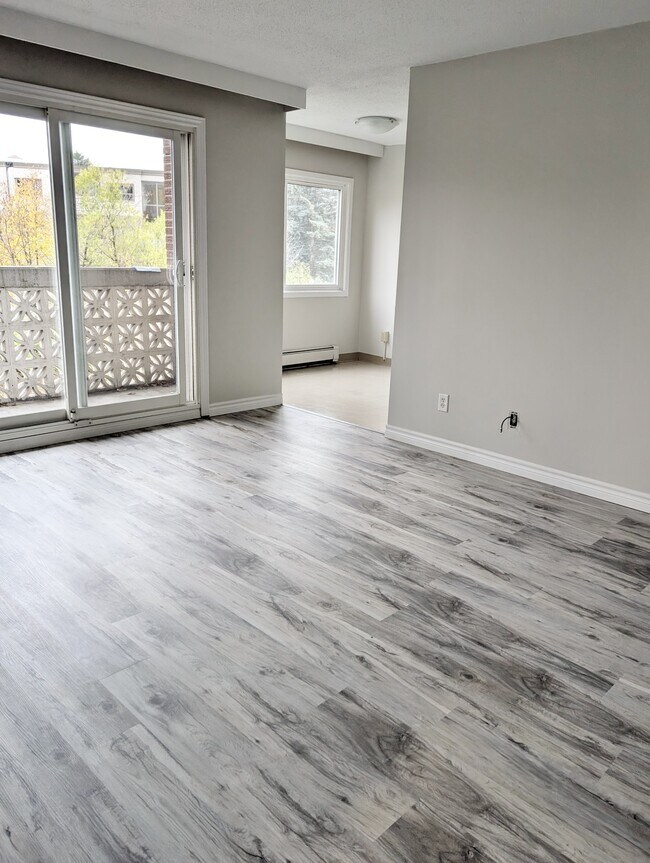 Photo - 84 Country Hill Dr