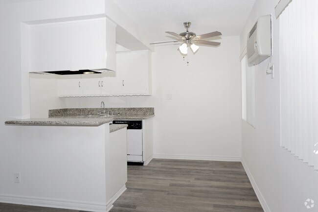 Photo - Stratford Apartments