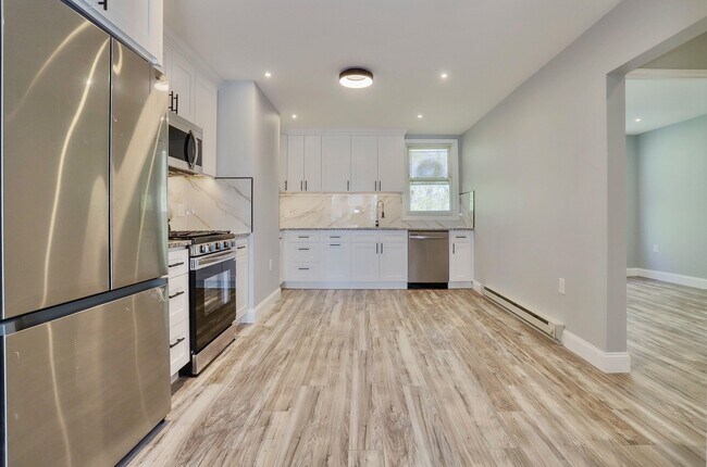 Photo - 237 Whiton St