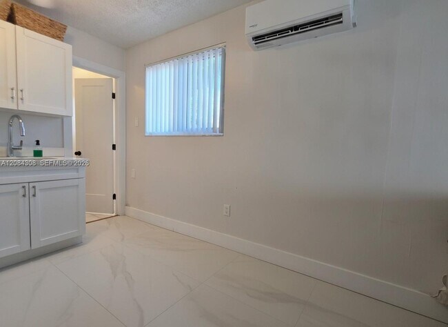1430 N 68th Ave Unit B
