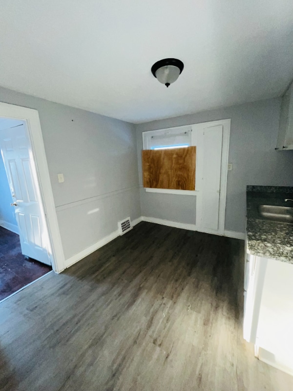 Photo - 5520 Haverhill St Unit Upper