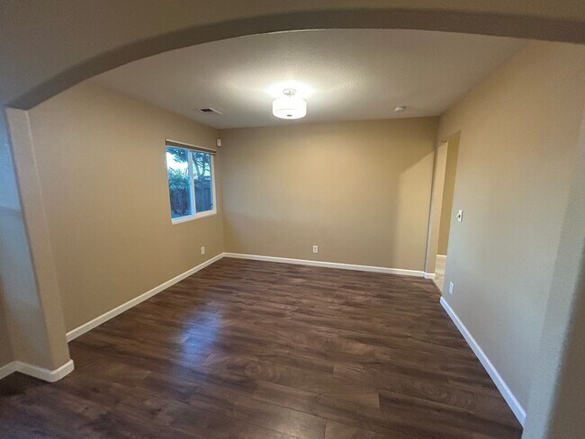 Photo - Great Family Home in Fantastic Hollister Neighborhood!